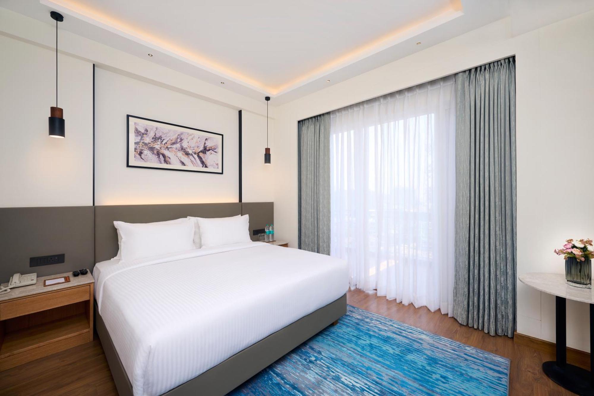 גורגאון Iris Sarovar Portico מראה חיצוני תמונה