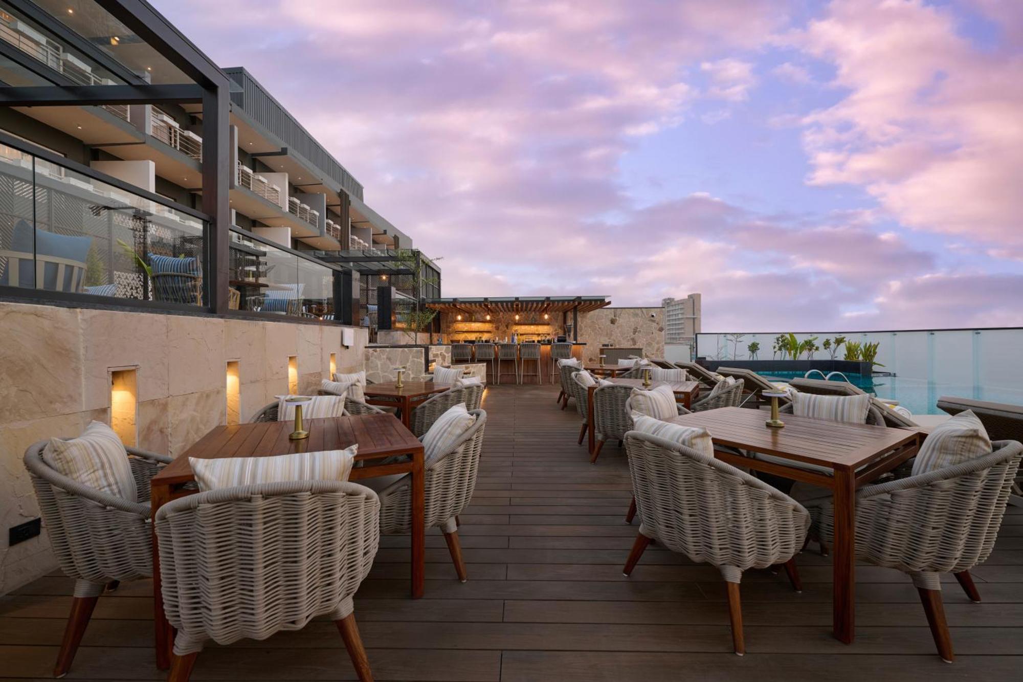 גורגאון Iris Sarovar Portico מראה חיצוני תמונה