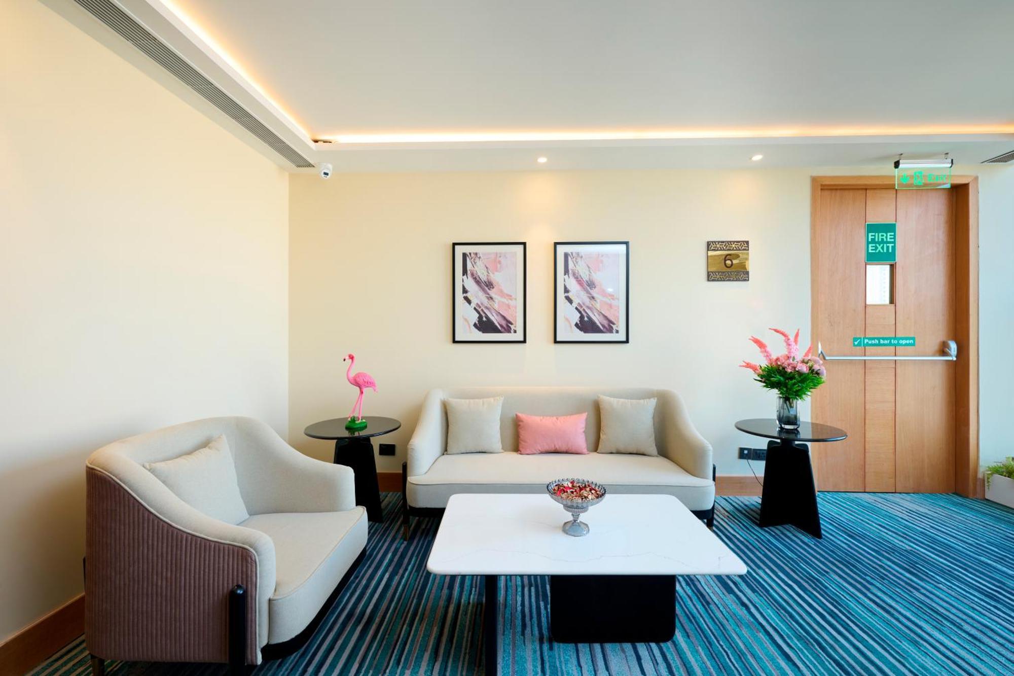 גורגאון Iris Sarovar Portico מראה חיצוני תמונה