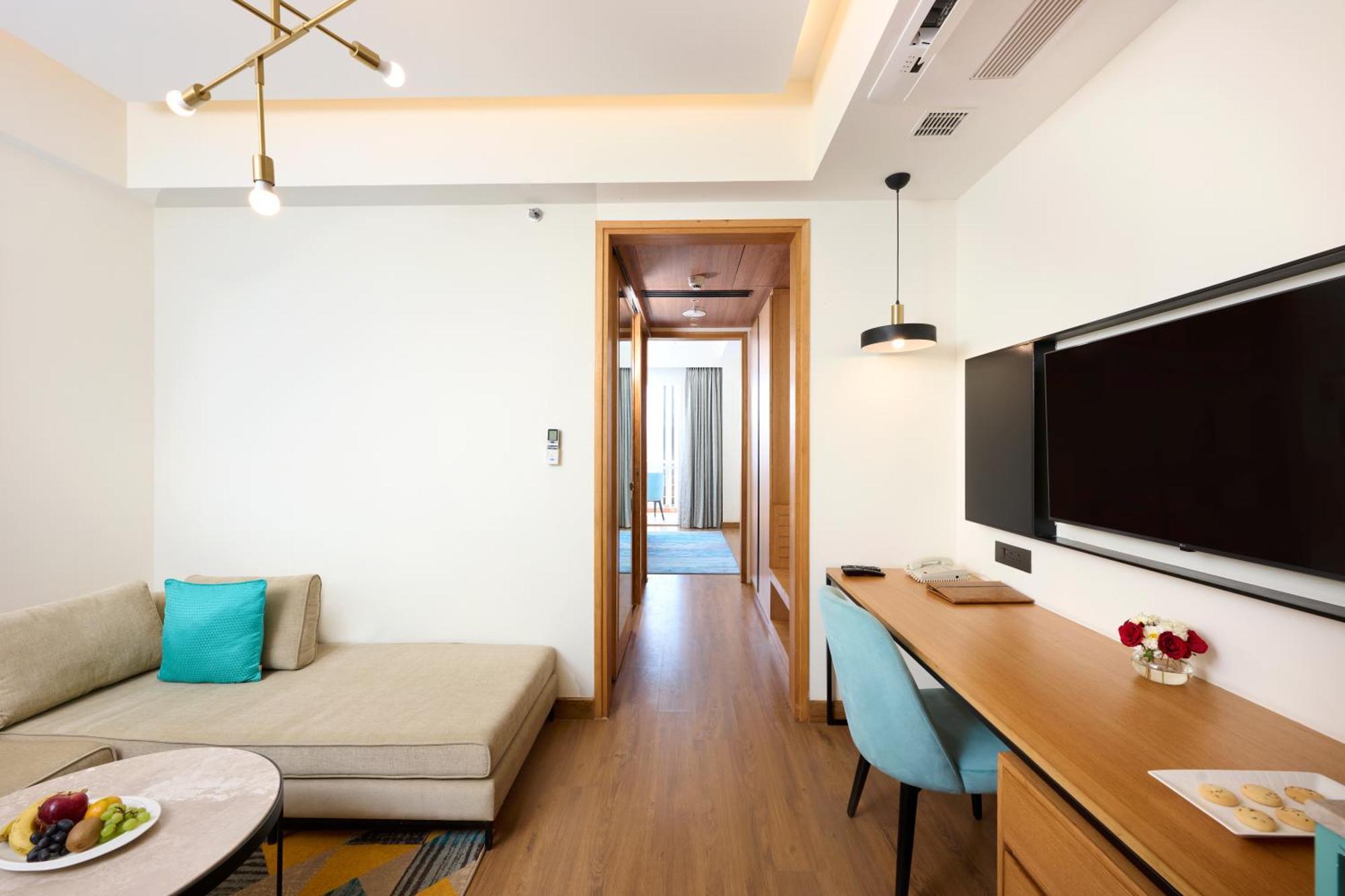 גורגאון Iris Sarovar Portico מראה חיצוני תמונה
