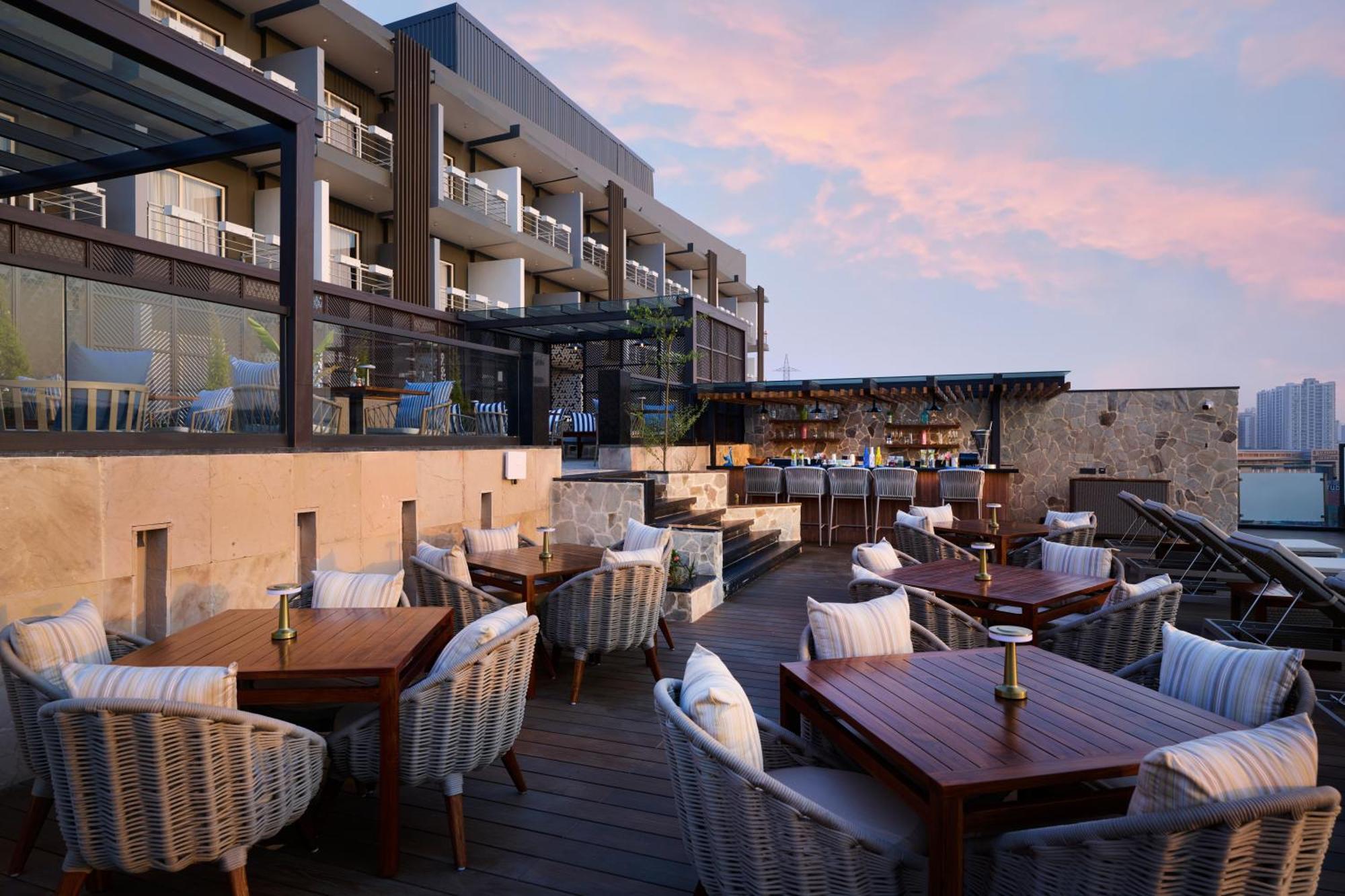 גורגאון Iris Sarovar Portico מראה חיצוני תמונה