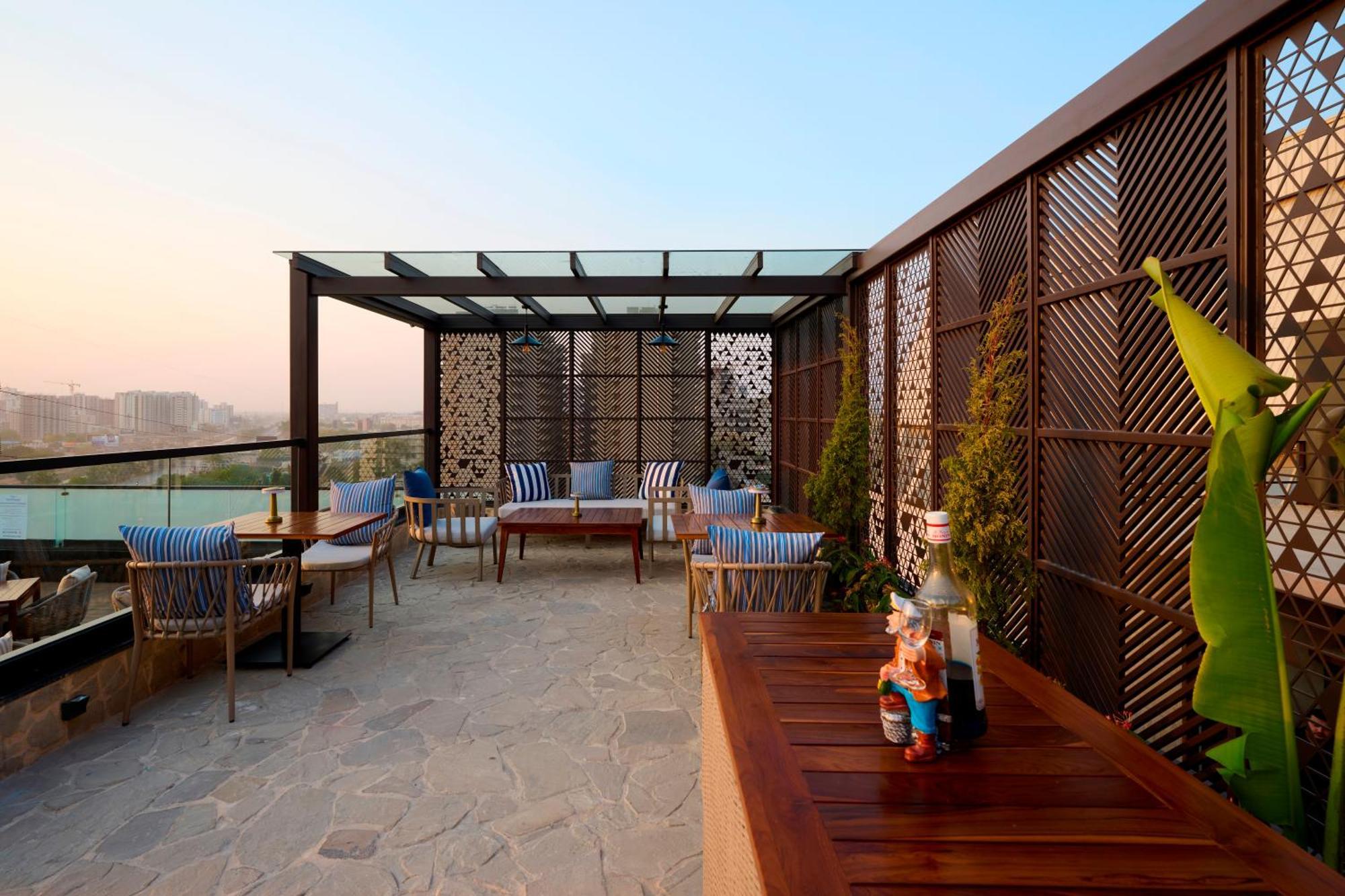 גורגאון Iris Sarovar Portico מראה חיצוני תמונה