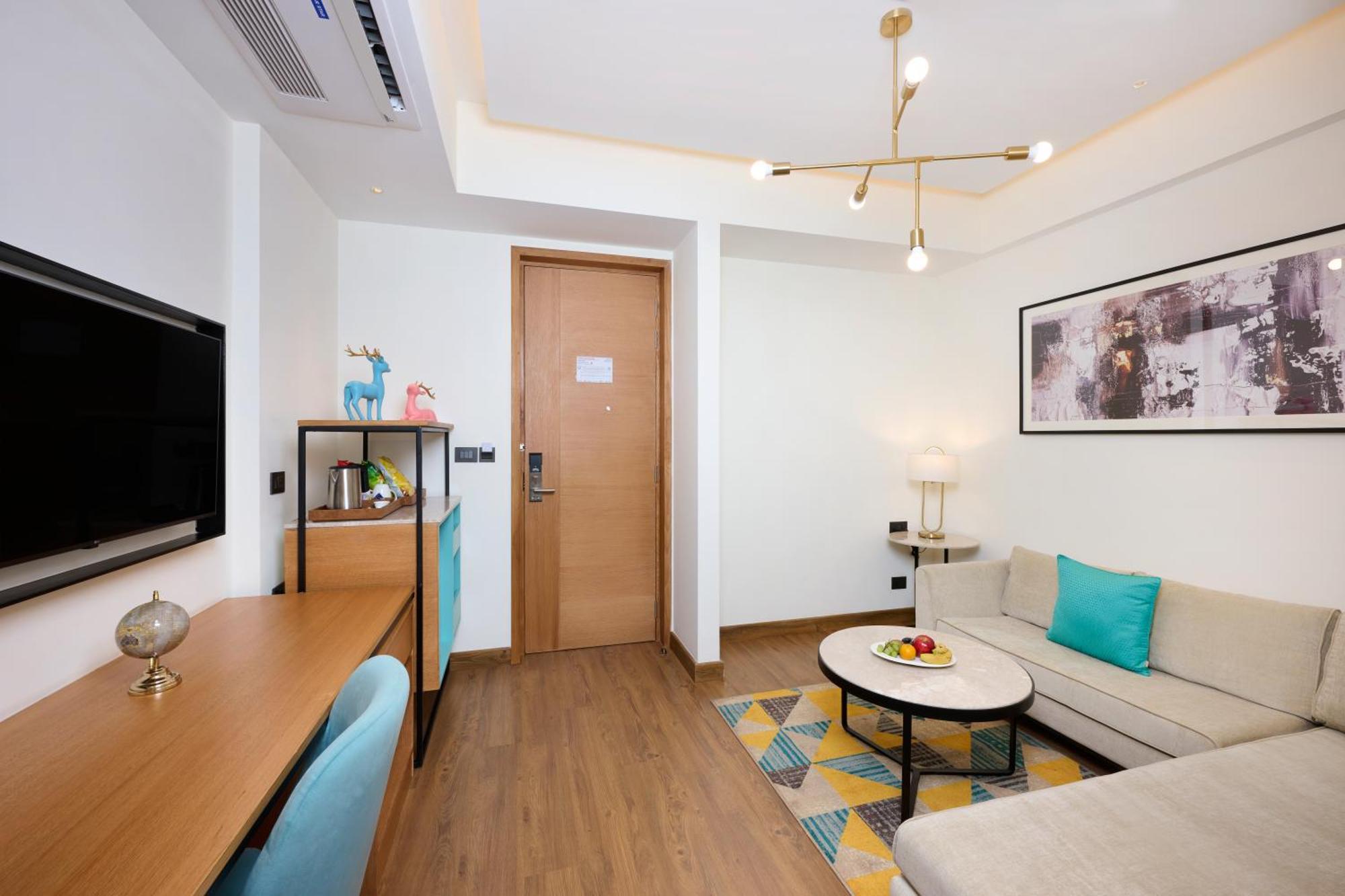 גורגאון Iris Sarovar Portico מראה חיצוני תמונה