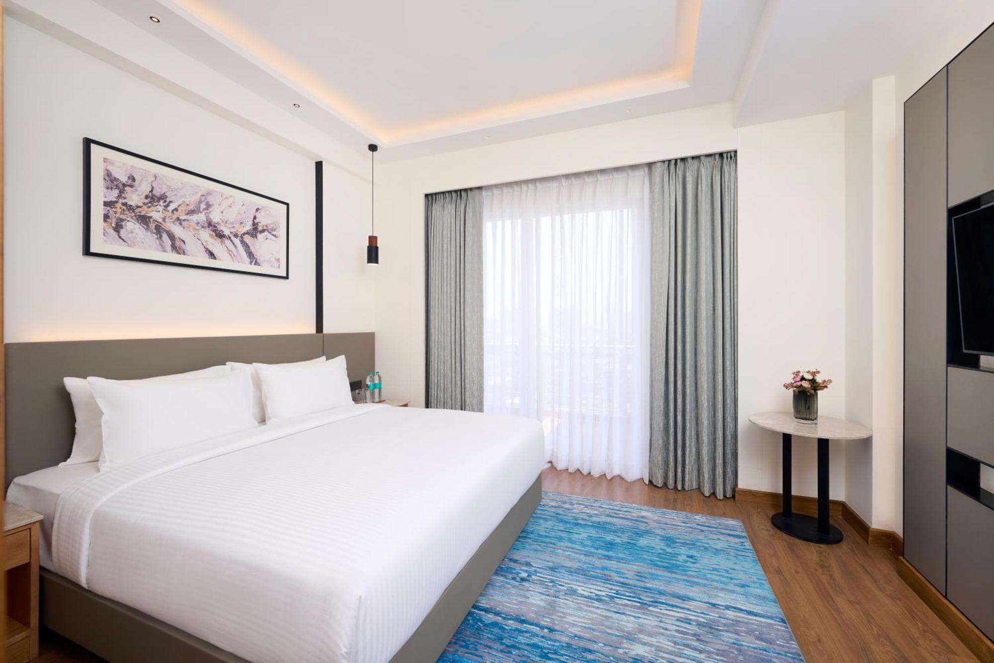 גורגאון Iris Sarovar Portico מראה חיצוני תמונה