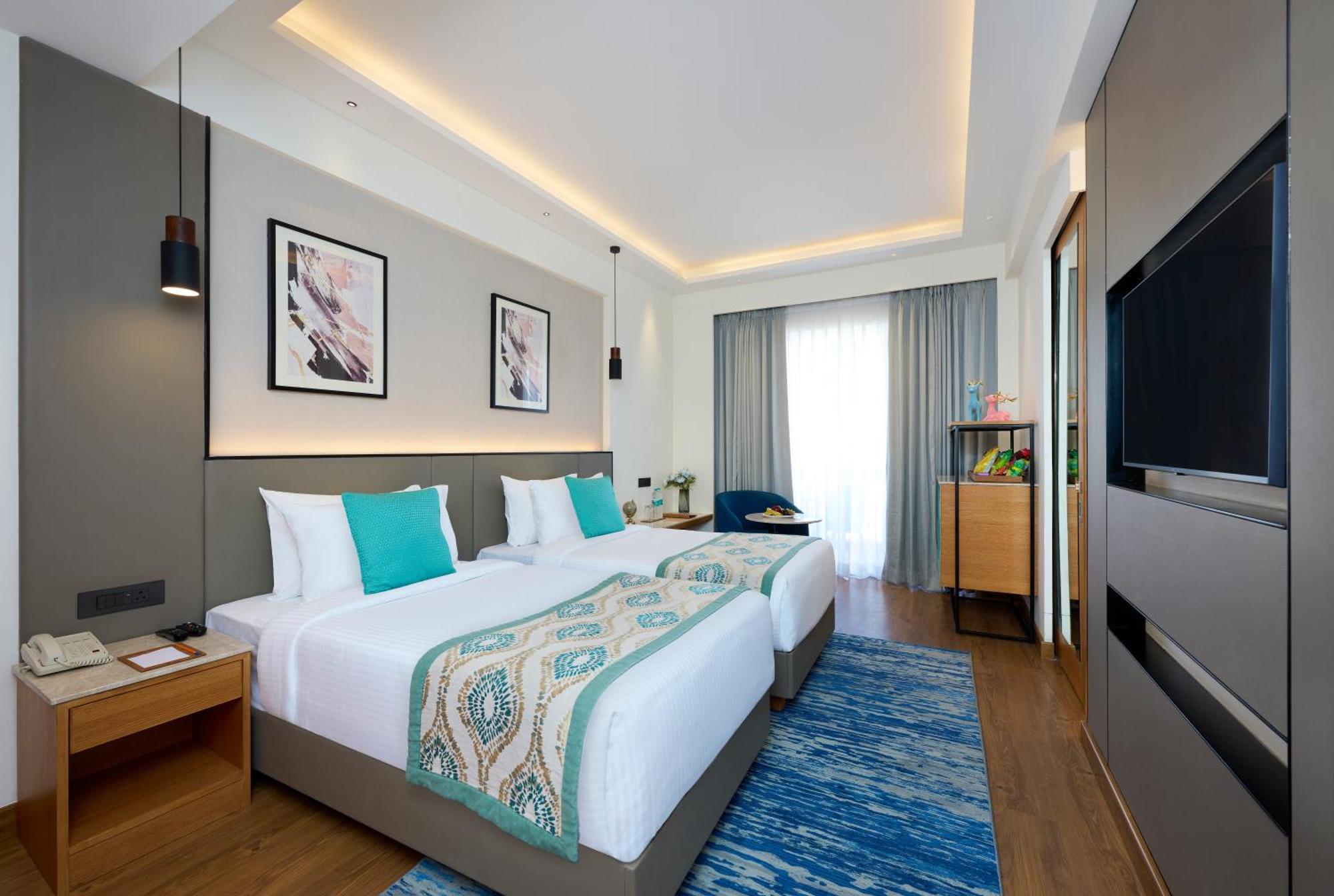 גורגאון Iris Sarovar Portico מראה חיצוני תמונה