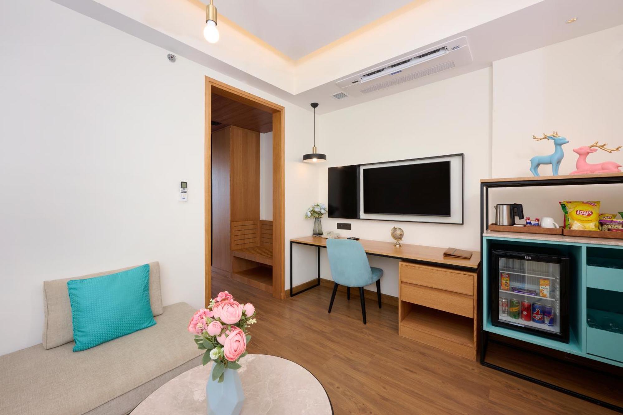 גורגאון Iris Sarovar Portico מראה חיצוני תמונה