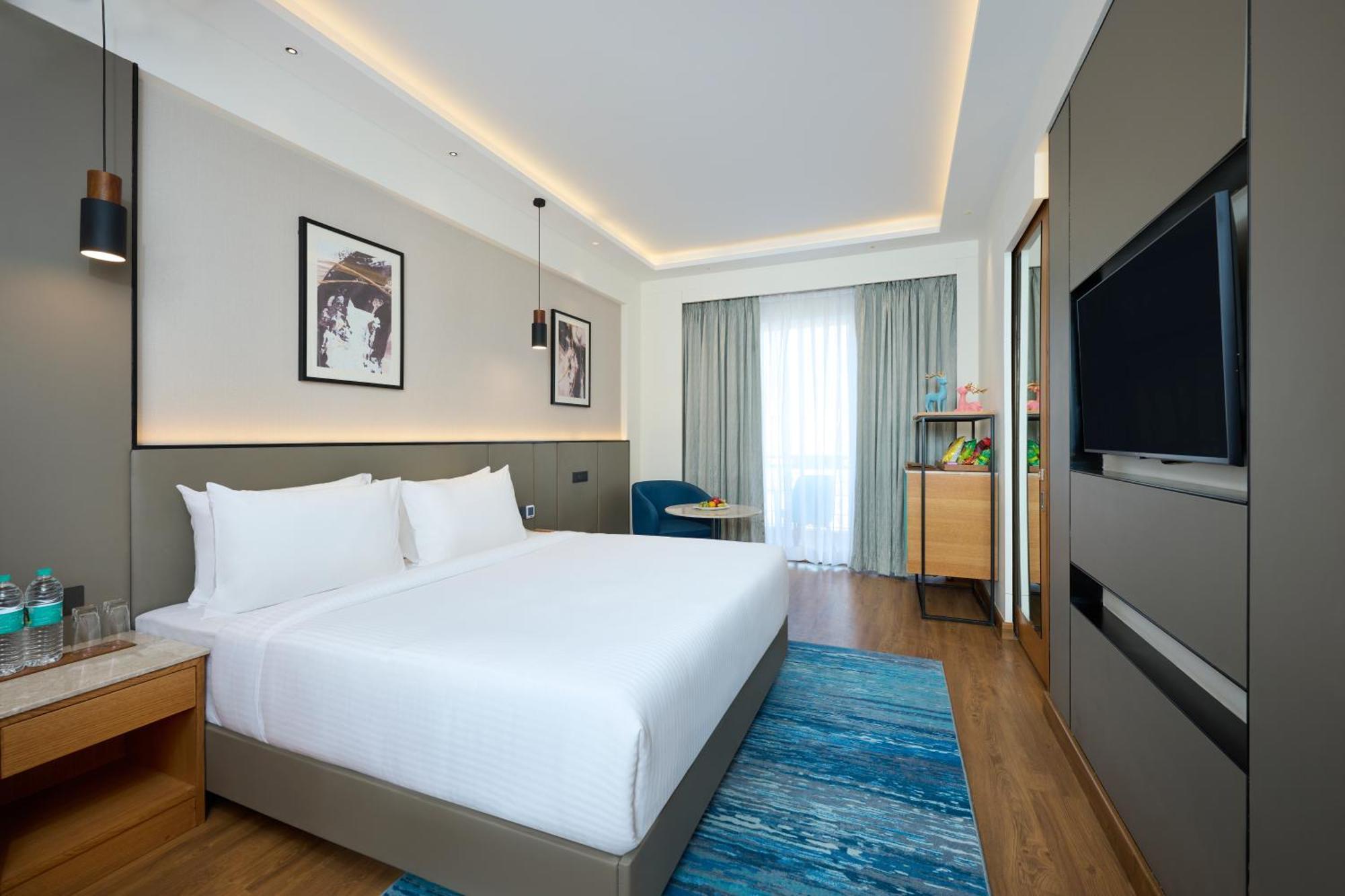 גורגאון Iris Sarovar Portico מראה חיצוני תמונה